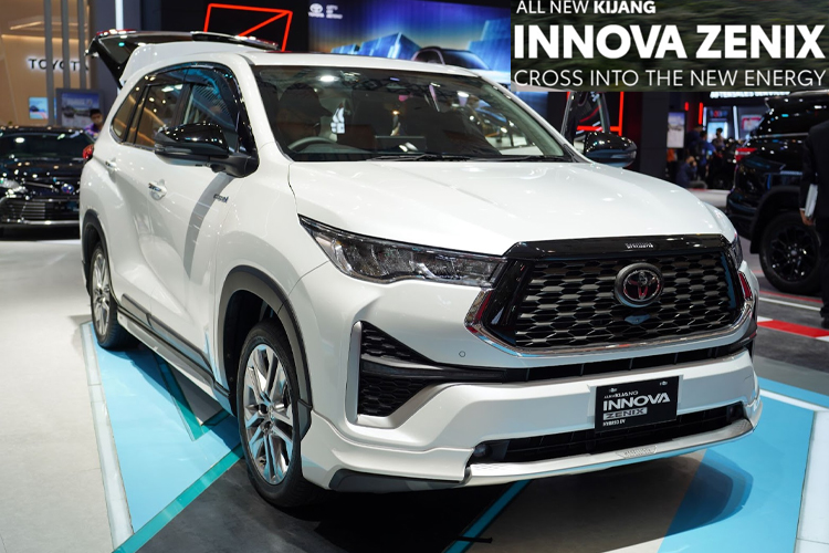 Baterai Lokal Bikin Harga Mobil Hybrid Toyota Lebih Murah?