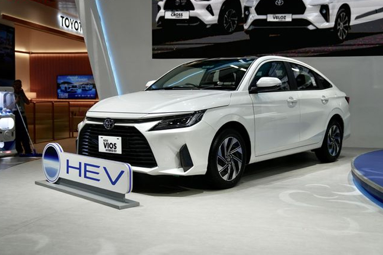 Review New Vios Hybrid EV: Sedan Stylish Super Keren dengan Teknologi Modern